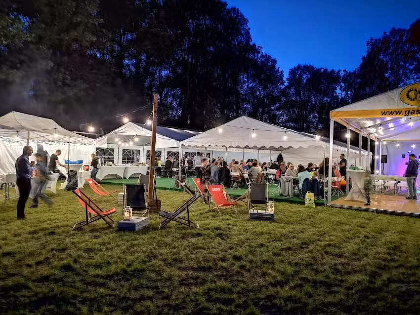 wPlenerze.eu &ndash; Wynajem namiot&oacute;w imprezowych z białą podłogą drewnianą, wypożyczalnia sprzętu eventowego, namioty weselne