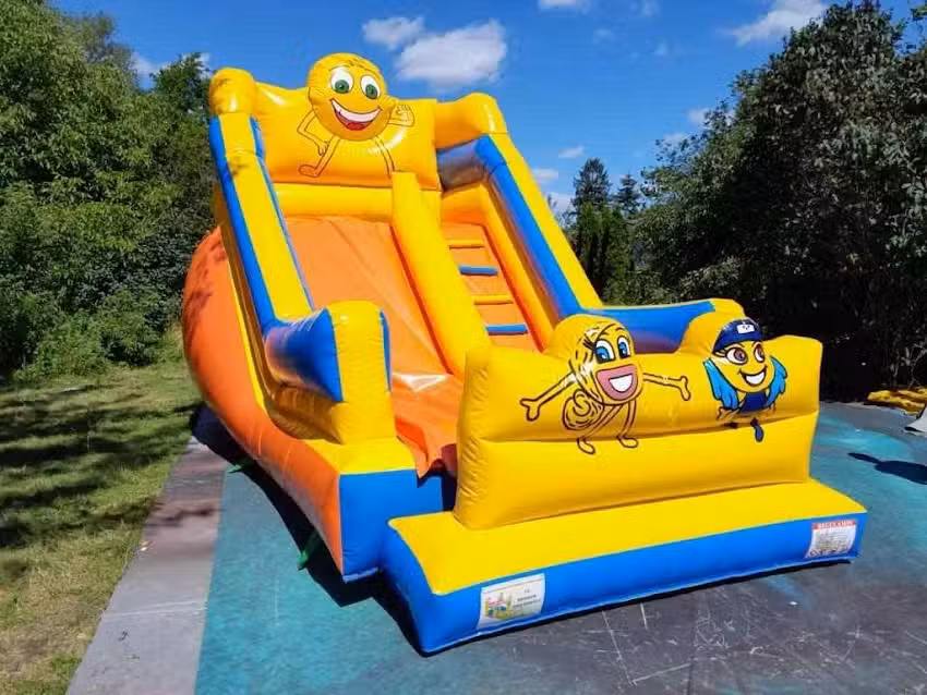 Wynajem Dmuchańc&oacute;w , zamki dmuchane Hop-Hop Na ZJEŻDŻALNIE