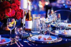 Wypożyczalnia Sprzętu Cateringowego , Stołów i Krzeseł – Poznań