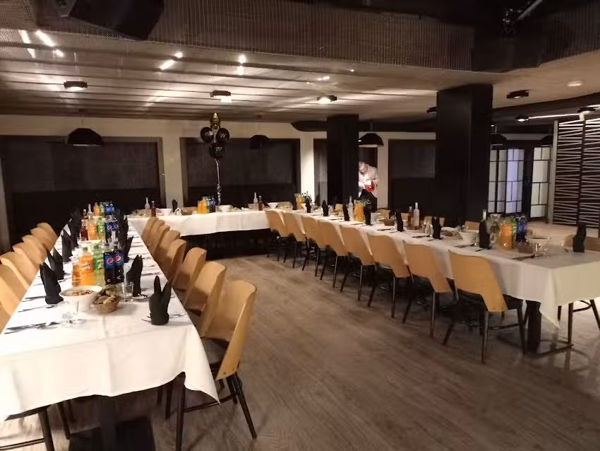 Yubari Restauracja & Pizza, Kręgle & Klub