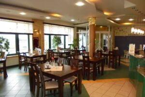 Zajazd Alf. Stacja Paliw (całodobowo).