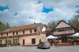 Zajazd Bąk &ndash; Restauracja i Sala weselna Sękocin Las