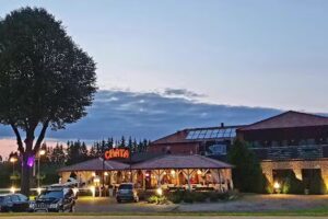 Zajazd CHATA Kębłowo