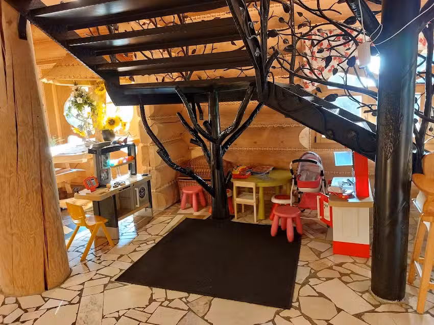 Zajazd Hajduk. Restauracja. Imprezy Okolicznościowe