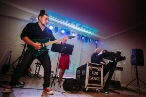 Zespół Muzyczny For Dance Music Band & Prezenter Przemuzyczny Przemysław Pieńkos