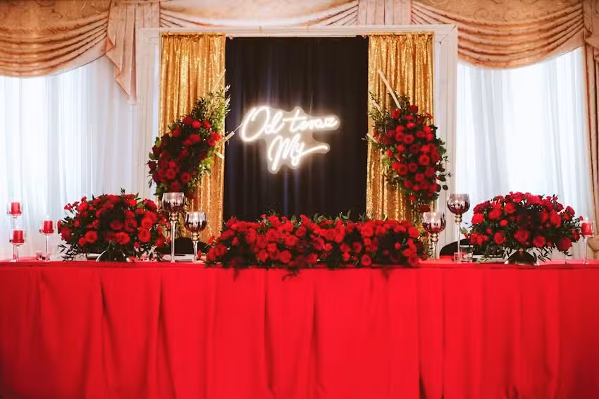 Złota Oprawa | Dekoracje Weselne | Dekoracje Sali Weselnej | Dekoracje Ślubne