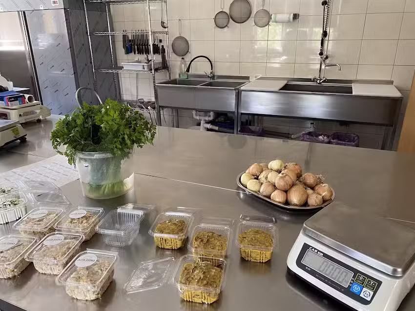 Złota Rybka &ndash; Domowe Sałatki i Dania Rybne | Pabianice