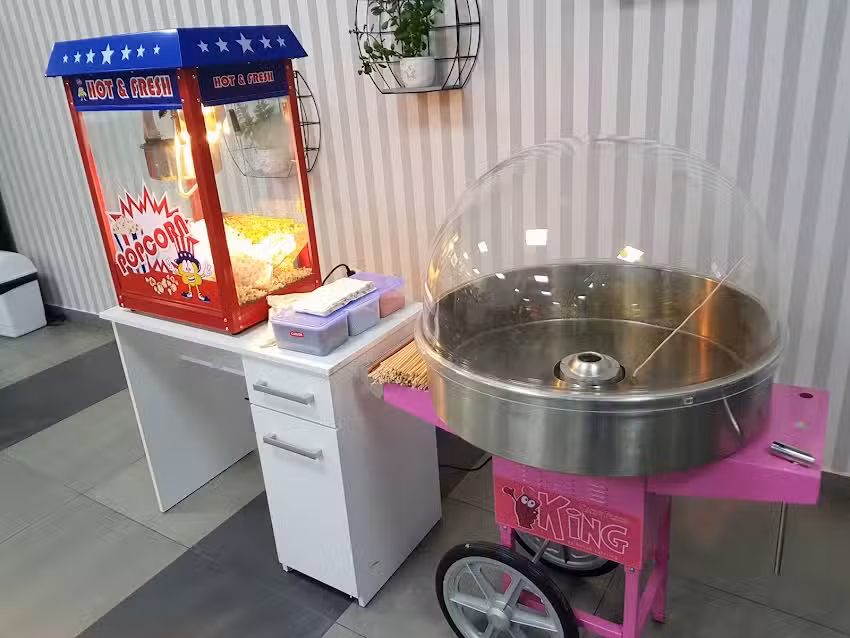 ZWARIOWANI ANIMACJE DMUCHAŃCE GASTRONOMIA